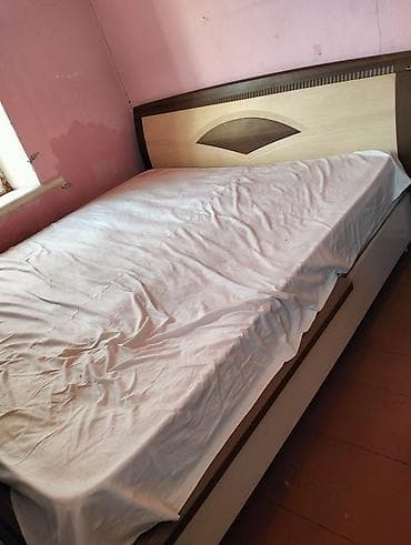 Терезелер жана комплектөөчүлөр: Эки кишилик керебет, Матрасы бар, узуну - 200 см — 1