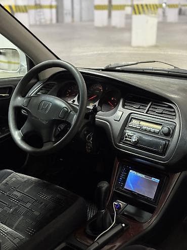 бу чехол: Honda Accord: 2000 г., 1.8 л, Механика, Бензин, Седан — 8
