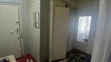 royal center: 1 комната, 35 м², 105 серия, 4 этаж, Старый ремонт — 5