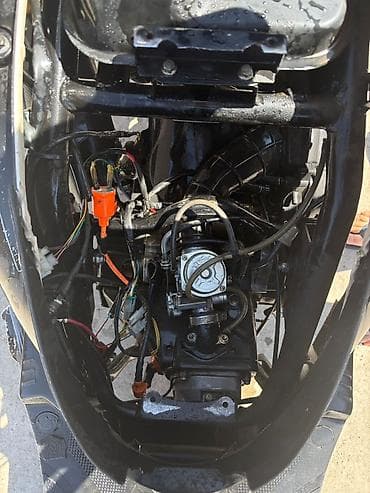 шины для скутера: Макси-скутер M8, 150 куб. см, Бензин, Б/у — 3