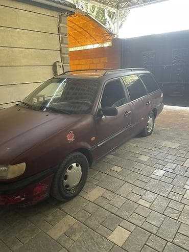 Volkswagen Passat Variant: 1994 г., 1.8 л, Кол менен иштөөчү, Бензин, Универсал — 2