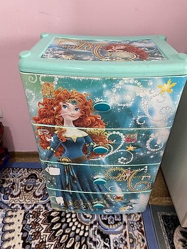 Мебель: Сандык сатылат баасы 3000сом. Комод сатылат баасы 1500сом. Газ-плита — 7