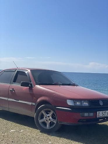 Унаа сатуу: Volkswagen Passat: 1994 г., 1.8 л, Кол менен иштөөчү, Бензин, Седан — 2