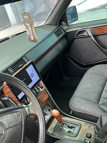 2 8: Mercedes-Benz W124: 1994 г., 3.2 л, Автомат, Бензин, Седан — 5