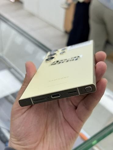 а5 2017: Samsung Galaxy S24 Ultra, Б/у, 512 ГБ, цвет - Бежевый, 2 SIM — 3