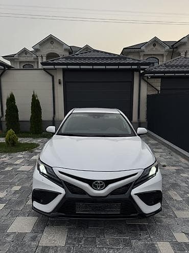 жели: Toyota Camry: 2021 г., 2.5 л, Автомат, Гибрид, Седан — 2