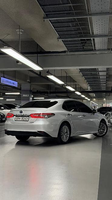 lexus e: Toyota Camry: 2019 г., 2.5 л, Автомат, Гибрид, Седан — 2