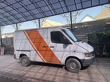 Жеңил жүк ташуучу унаа, Mercedes-Benz, Колдонулган — 1