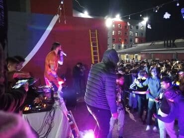 аренда звукового оборудования: Караоке, Цветомузыка, Дым, Микрофон,проектор, Музыкант — 5