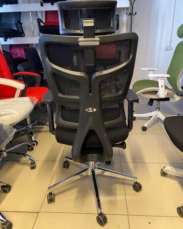 кресло для офис: Руководительское кресло Butterfly с тканевым сиденьем. Самое — 11