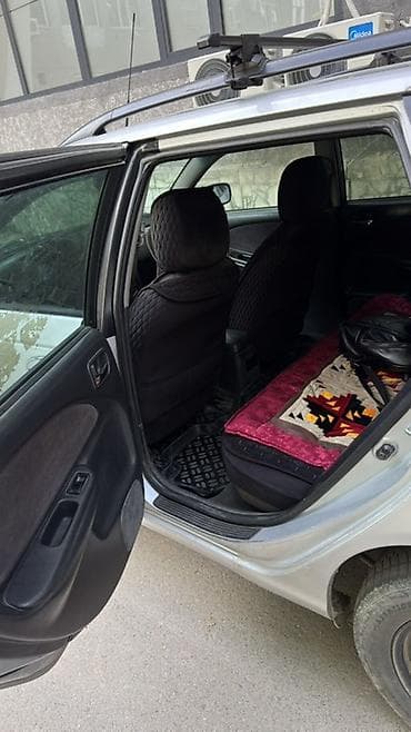 Toyota Avensis: 2002 г., 2 л, Кол менен иштөөчү, Дизель, Универсал — 9