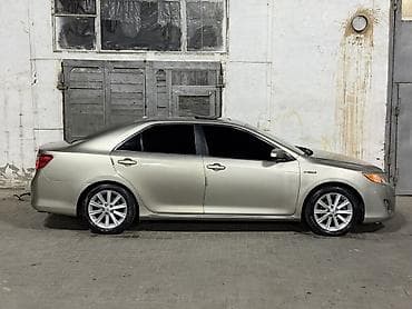 golf 2: Toyota Camry: 2014 г., 2.5 л, Автомат, Гибрид, Седан — 4