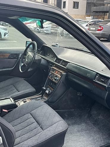 honda e: Mercedes-Benz E-Class: 1993 г., 3.2 л, Автомат, Бензин, Седан — 8