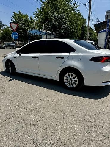 Унаа: Toyota Corolla: 2022 г., 1.8 л, Вариатор, Гибрид, Седан — 3