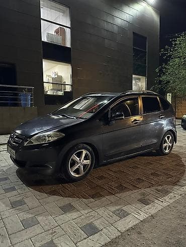 Продажа авто: Honda FR-V: 2006 г., 0.2 л, Седан — 3