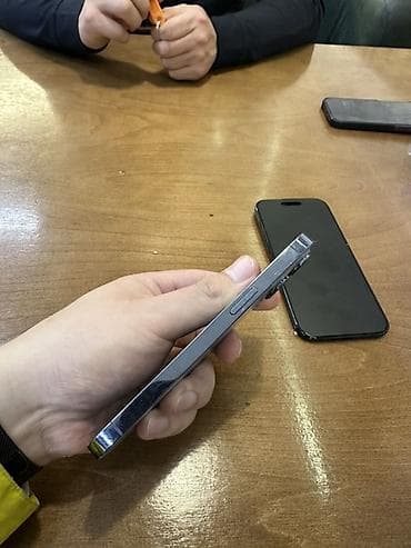 IPhone 13 Pro, Б/у, 256 ГБ, Sierra Blue, Чехол, 80 % — 10