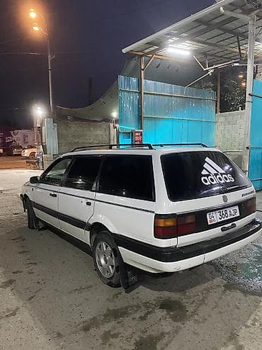 Унаа сатуу: Volkswagen Passat: 1993 г., 1.8 л, Кол менен иштөөчү, Бензин, Универсал — 3