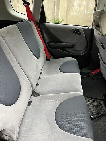 Унаа сатуу: Honda Fit: 2003 г., 1.3 л, Бензин, Хетчбек — 4