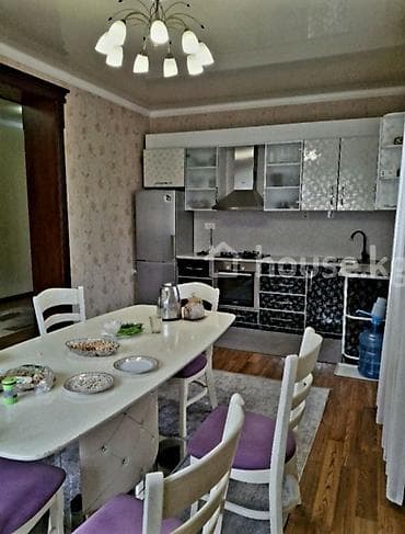 куплю котеж: Двухэтажный кирпичный дом: ( ул Горького/прМанаса) (второй дом — 4