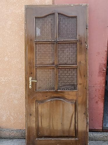 деревяный двери: Деревянная межкомнатная дверь с остеклением. Характеристики: - — 1