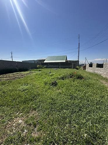 дом в деревне: 📍 В Сокулуке в районе Церкви продаётся дом на участке 5 соток. 🏡Дом — 4