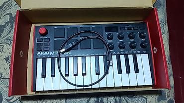 вынос уно: Миди клавиатура. Akai mpk mini. бу. отличное состояние. продаётся — 1