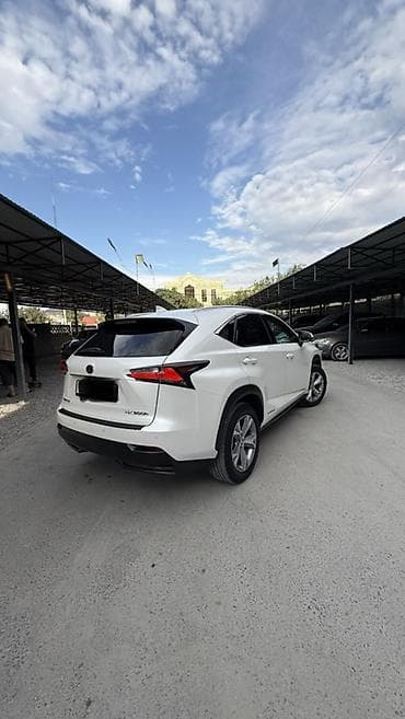 Lexus NX: 2017 г., 2.5 л, Типтроник, Гибрид, Кроссовер — 4