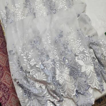 занавески ош: Продам две занавески. в хорошем состоянии,б/у мало Первая белая 6м — 6