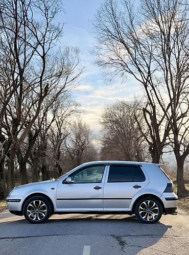Унаа сатуу: Volkswagen Golf: 2000 г., 1.6 л, Кол менен иштөөчү, Бензин, Хетчбек — 10