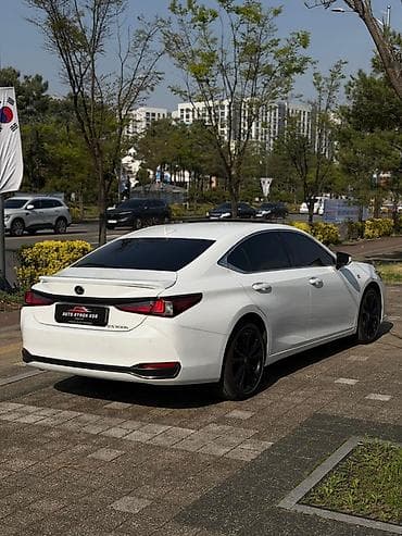 e class: Lexus ES: 2023 г., 2.5 л, Гибрид, Седан — 6