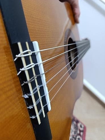 продаю гитара: Продаю. Классическая гитара Yamaha (логотип на головке грифа) — 2