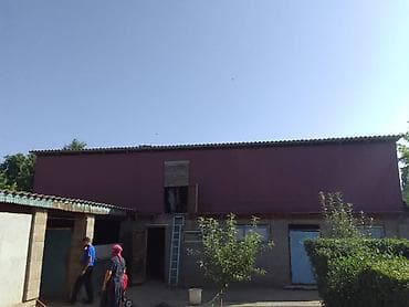 barn house: Продаётся дом в г.Кемин со всеми условиями сарай для 20бычков и для — 10