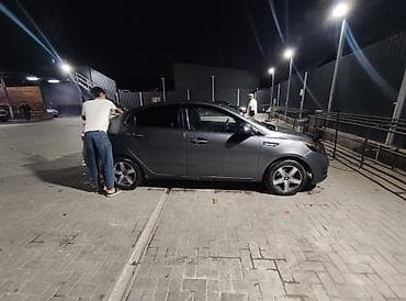 киа продаю: Kia Rio: 2013 г., 1.6 л, Автомат, Бензин, Седан — 1