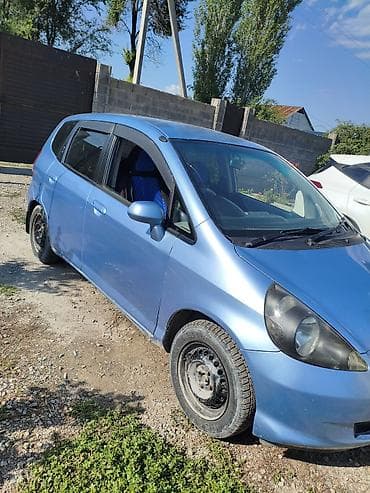 Продажа авто: Honda Fit: 2003 г., 1.3 л, Вариатор, Бензин, Хэтчбэк — 2