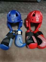 Продаю перчатки и шлем тайквандо ИТФ Красный комплект 2500с(новый) at lalafo.kg Продаю перчатки и шлем тайквандо ИТФ Красный комплект 2500с(новый)