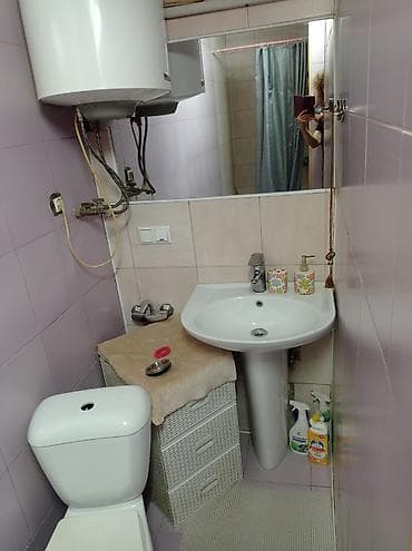 Продажа домов: Дом с отдельным входом, облицованный природным камнем. Внутри — — 4