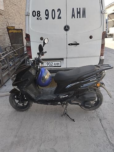 скутер на воду: Скутер MANAS, черный - Тип: городской скутер/мопед - Двигатель — 4