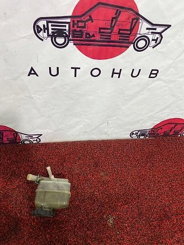Бачок Toyota 2002 г., Б/у, Оригинал, Япония at lalafo.kg Бачок Toyota 2002 г., Б/у, Оригинал, Япония
