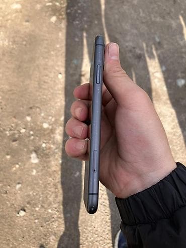 redmi 10 с: IPhone 11, Колдонулган, 256 ГБ, Кара, Заряддоочу түзүлүш, Каптама, Кабель, 82 % — 2