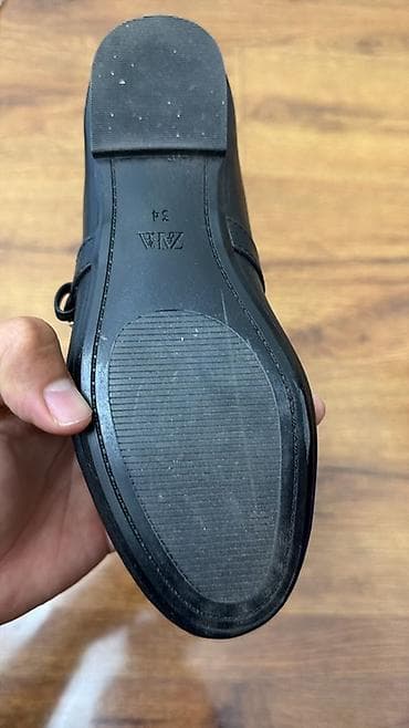 Балетки ZARA, модель с ремешком через подъём. - Цвет: чёрный - Верх — 2
