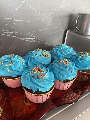 пакеты подарочные: Капкейки ручной работы От 24 штук доставка бесплатно - Подходит на — 3