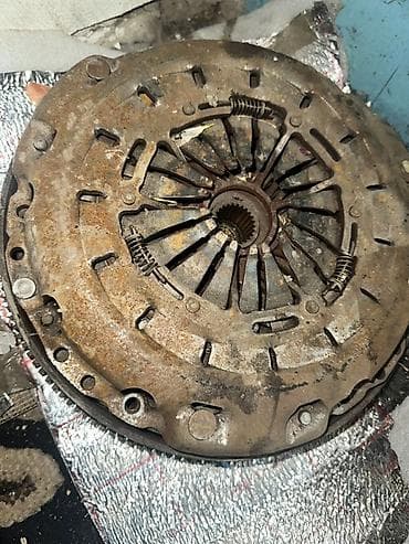 one x: Сцепление в сборе Mercedes-Benz 2005 г., Б/у, Оригинал — 2