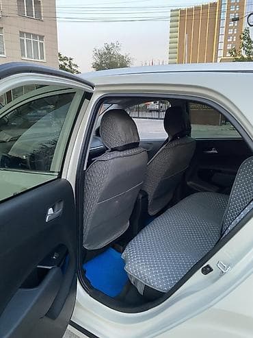8900: Kia Picanto: 2020 г., 1 л, Автомат, Бензин, Хэтчбэк — 5