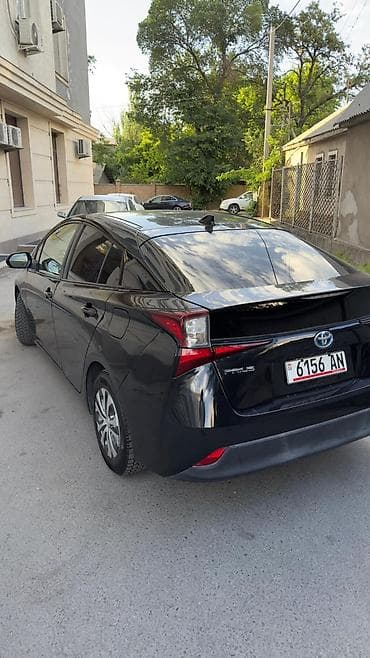 8: Toyota Prius: 2019 г., 1.8 л, Вариатор, Бензин, Хэтчбэк — 3