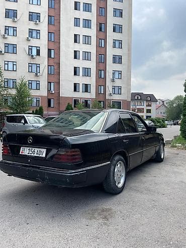 Mercedes-Benz W124: 1990 г., 2.3 л, Механика, Бензин, Седан — 10