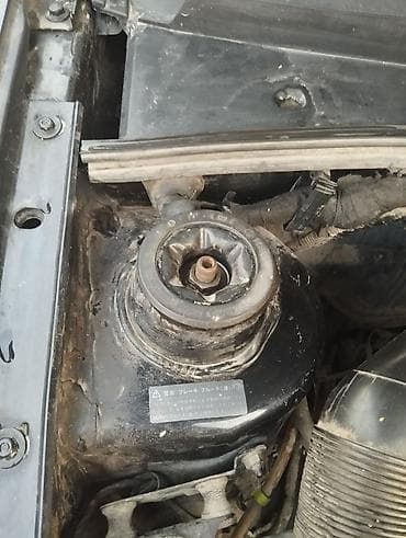 на вента: Volkswagen Vento: 1997 г., 2 л, Механика, Бензин, Седан — 9