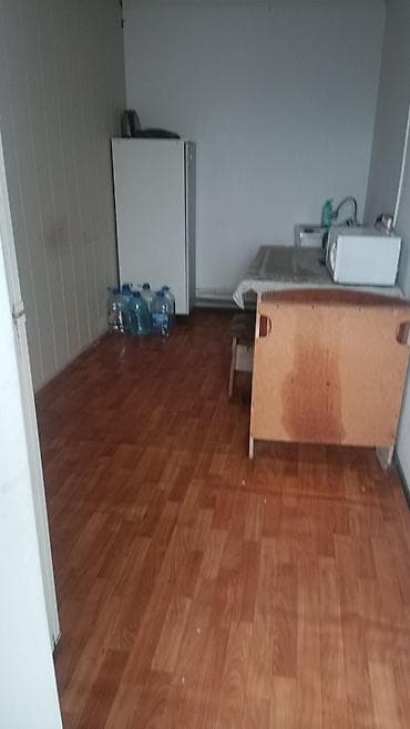 комната продаю: Сдаётся комната/небольшое жилое помещение с базовым оснащением. - — 7
