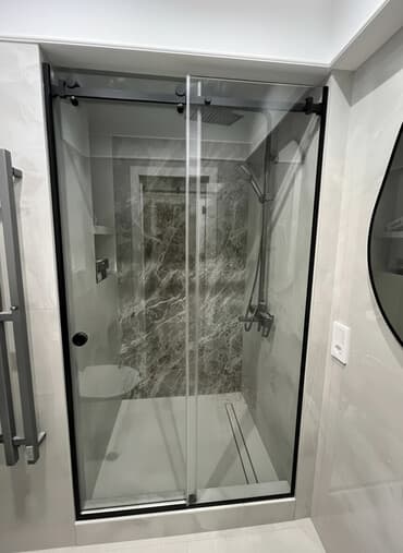 душевые кабины с ванной бишкек: Душевая система с раздвижной стеклянной перегородкой - Комплект — 1