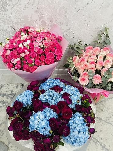 Авторские букеты из свежих цветов - Пышные монобукеты и смешанные