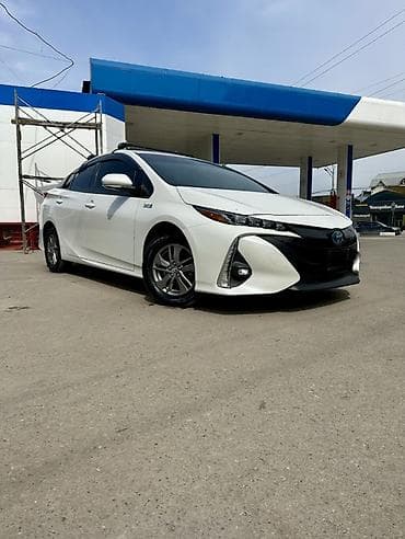 hybrid: Toyota Prius: 2017 г., 1.8 л, Вариатор, Гибрид, Хэтчбэк — 1